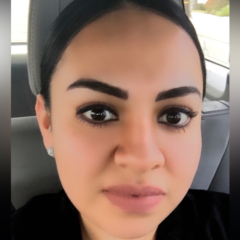 Meet your Posher, Natividad